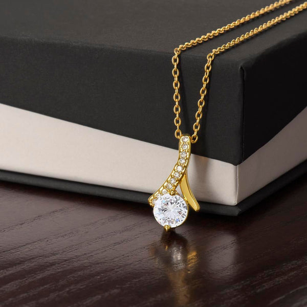To My Amazing Sister - Alluring Beauty Necklace - HEARTEN