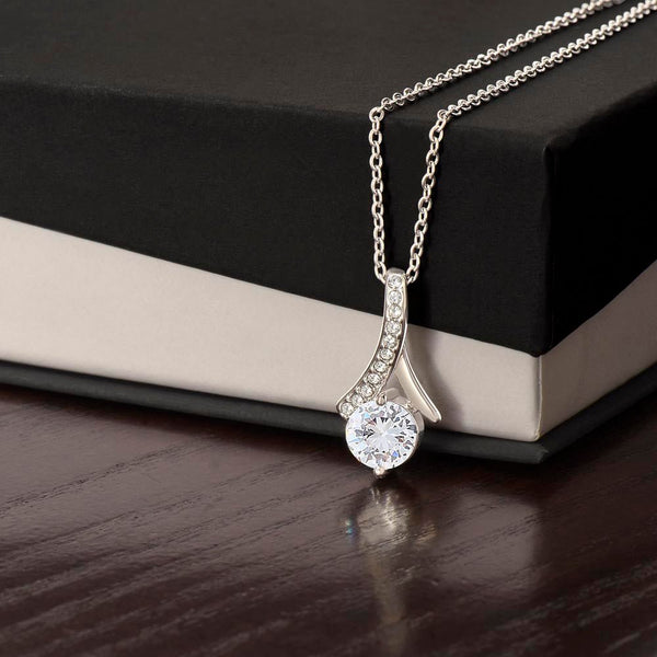 Alluring Beauty Necklace (Yellow & White Gold Variants) - HEARTEN